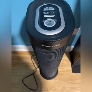 Honeywell Black Air Purifier with HEPA filter